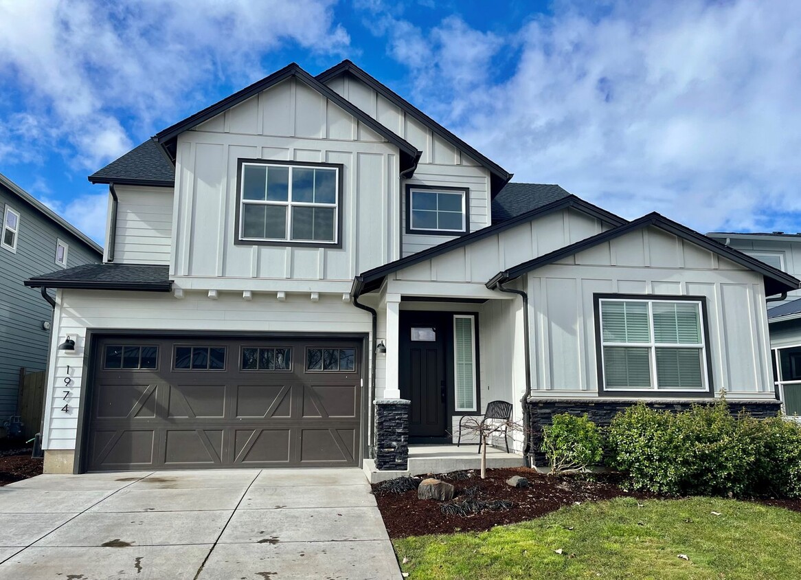 Primary Photo - Spacious Home Located in Southwest Corvallis