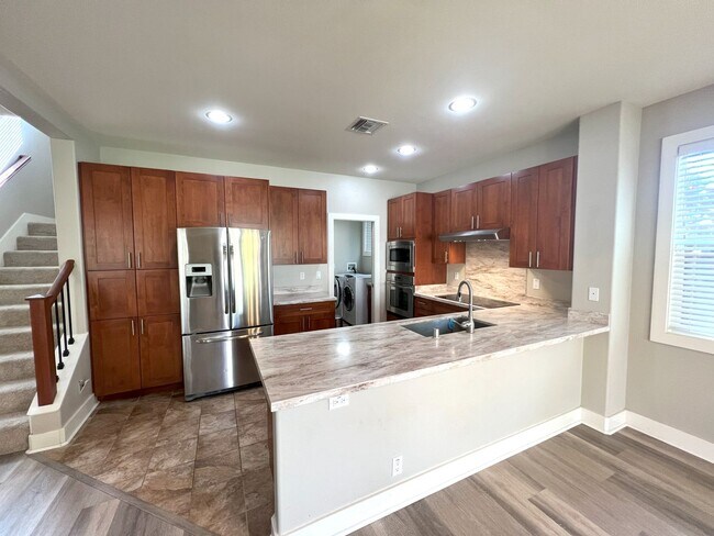 Building Photo - Haleaka Single Family 4 bedroom 3 bedroom ...