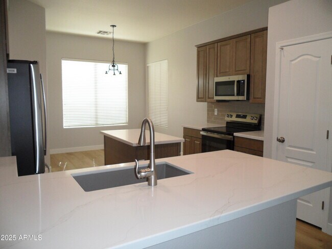 Foto del edificio - 3812 S Seton Ave