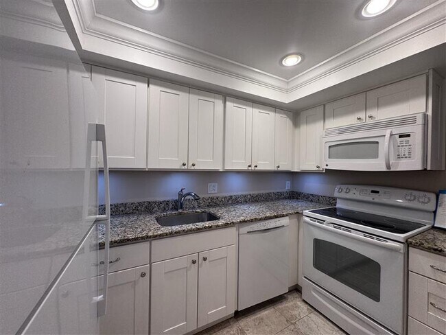Foto del edificio - 519 Albee Farm Rd