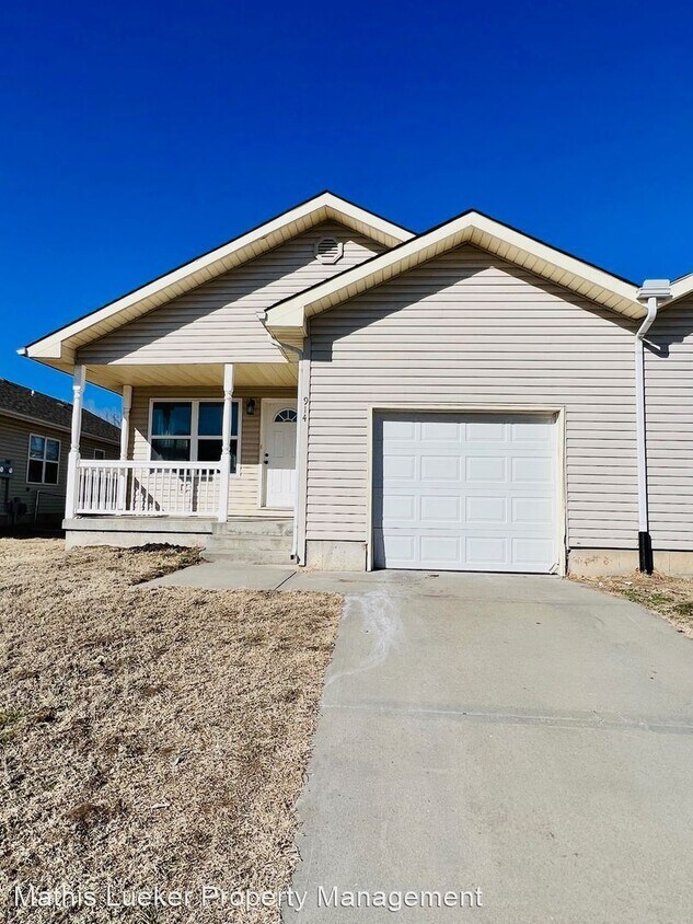 3 br, 2 bath House 914 Whitetail House Rental in Junction City, KS