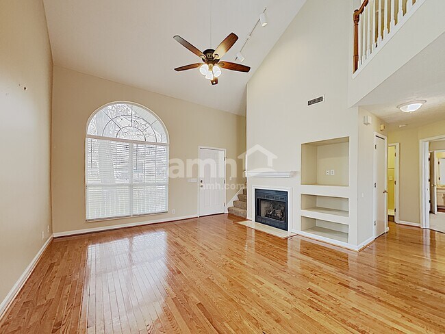 Building Photo - 206 Sutter Court