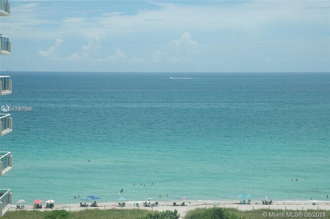 Building Photo - 5333 Collins Ave