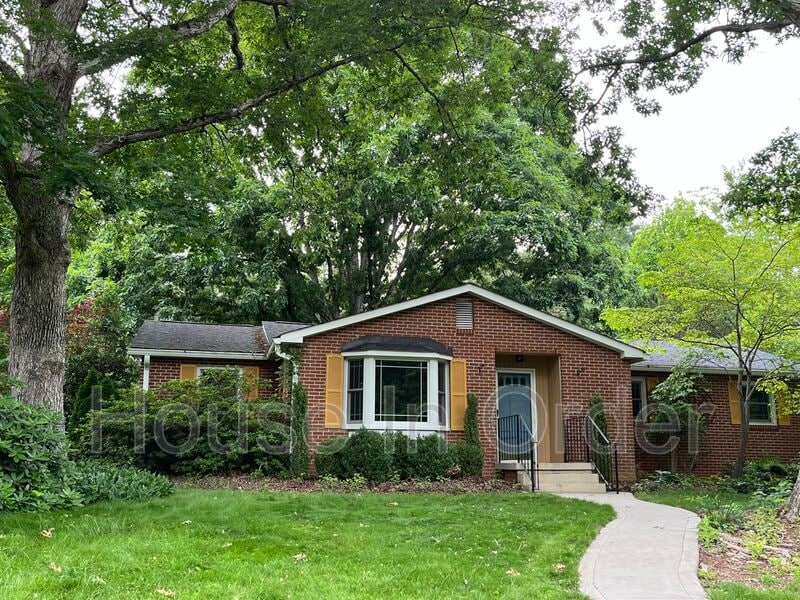 Foto principal - 8 Oakwilde Dr