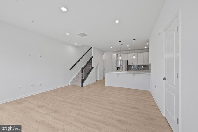 Building Photo - 9942 -A Count Fleet Cres