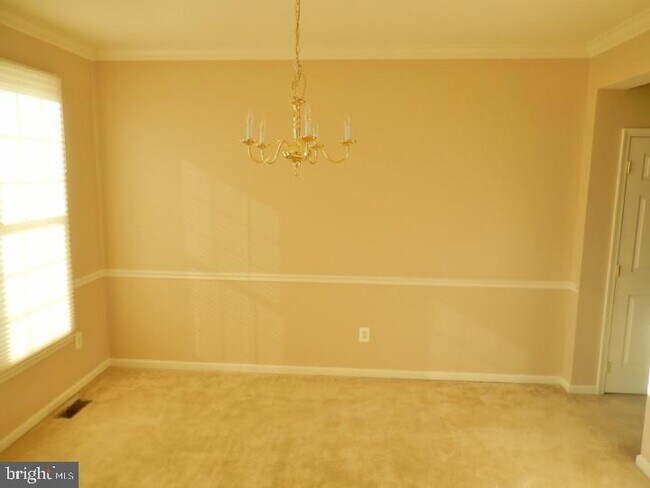 Building Photo - 459 W Country Club Dr