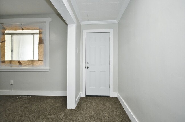 Building Photo - Bright 2-Bedroom Home in Rankin - Section ...
