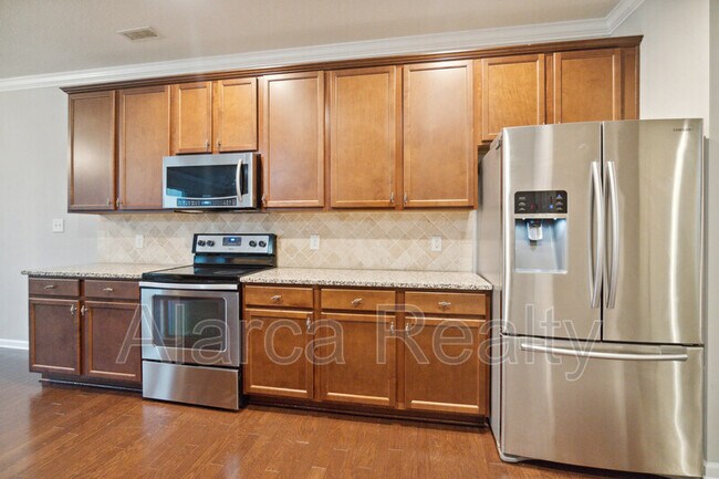 Building Photo - 188 Silverspring Pl