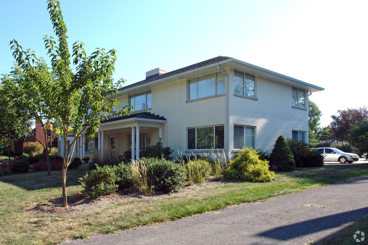 Primary Photo - 307 Romany Rd