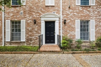 Building Photo - 357 N Post Oak Ln