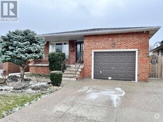 Building Photo - 39 Lisgar Ct