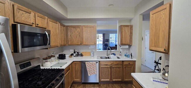 Building Photo - 12392 Wedgemere Dr