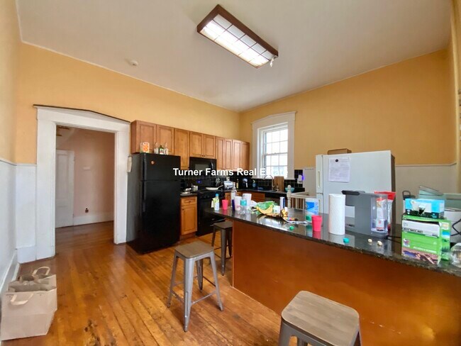 Foto del edificio - 139 Hillside St