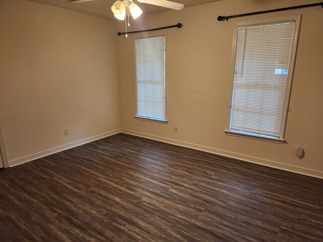 Building Photo - 4905 Black Oak Rd