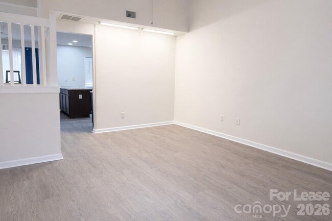 Building Photo - 111 Lynch Cir