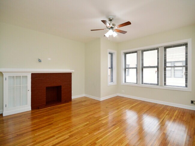 Foto del edificio - 4212 N Pulaski Rd