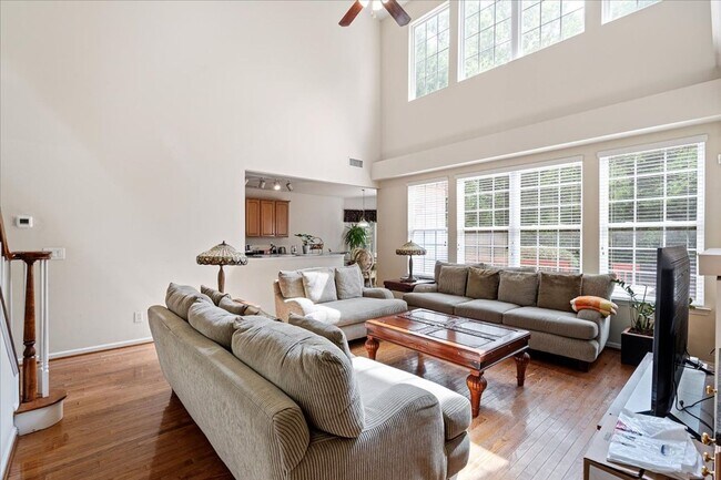 Foto del edificio - Spacious 5BR/3BA minutes from Ballantyne V...