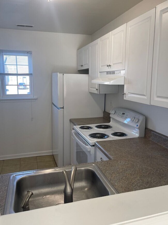 Building Photo - FOR RENT - VIRGINIA BEACH / GREAT NECK RD