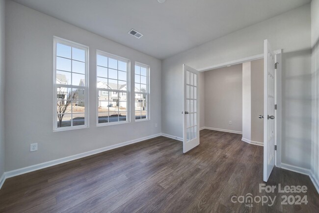 Foto del edificio - 12833 Canton Side Ave
