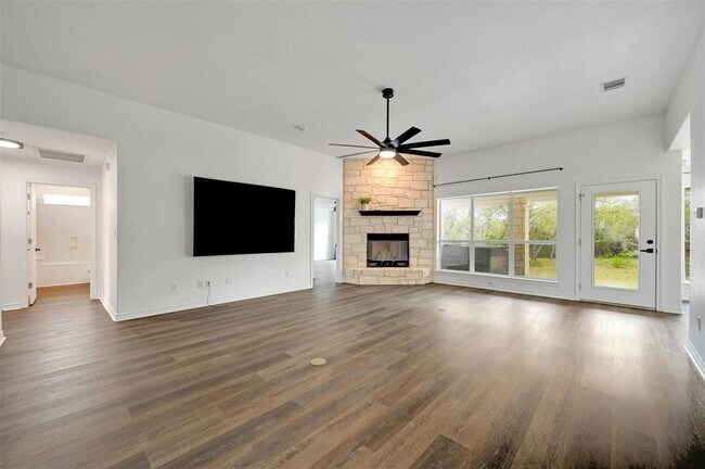 Building Photo - 647 Saddleridge Dr