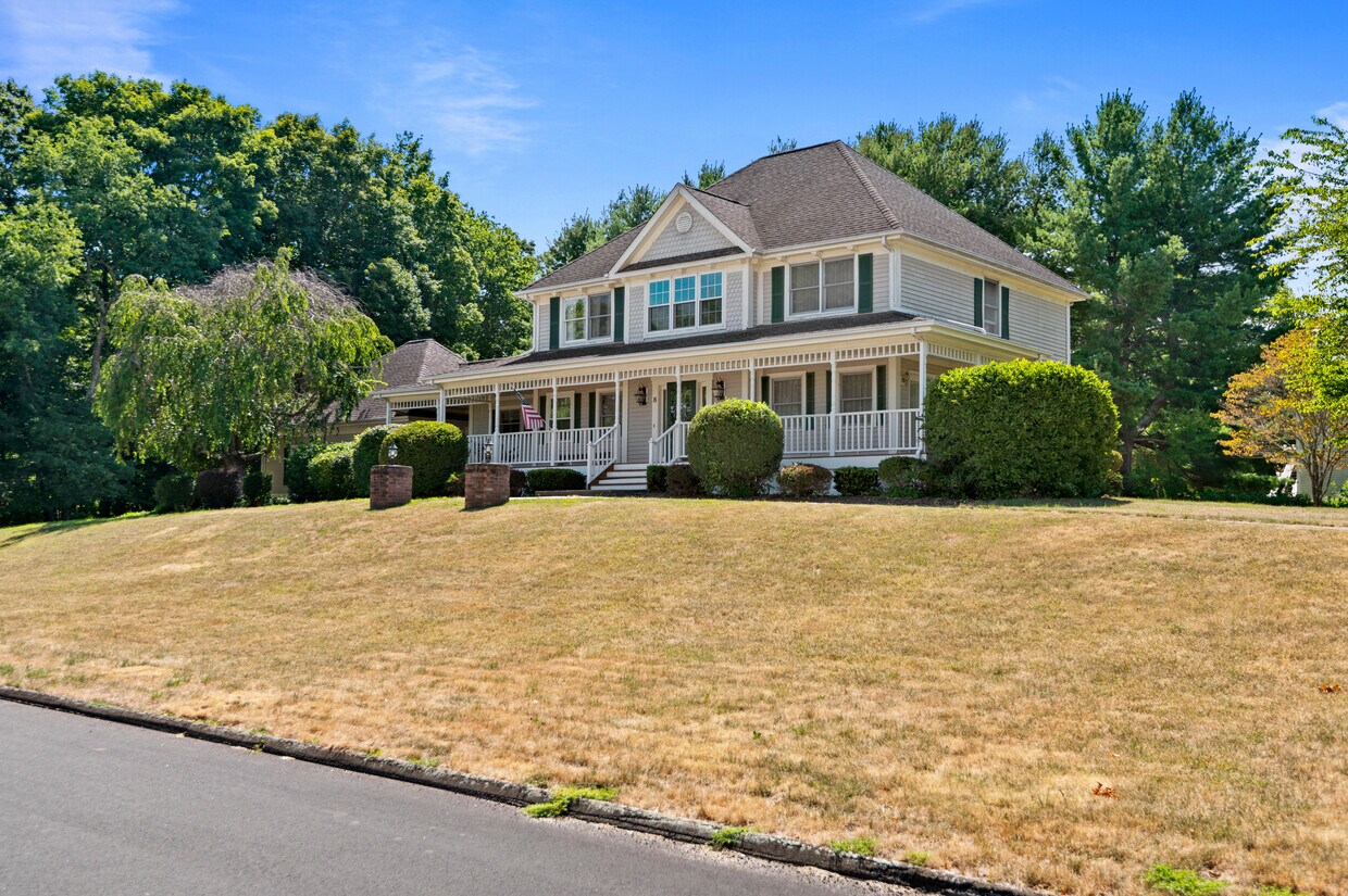 Primary Photo - 8 Genesee Ln