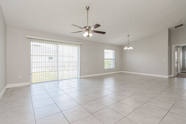 Building Photo - 437 Britten Dr