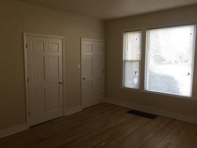 Foto del edificio - 2564 N Humboldt Blvd