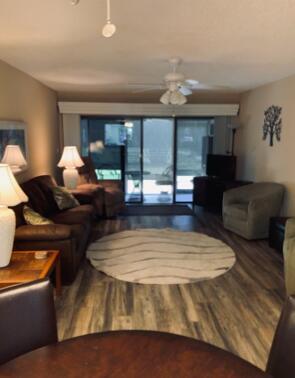 Foto del edificio - 175 SE St Lucie Blvd