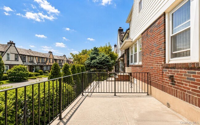 Foto del edificio - 67-99-99 Exeter St