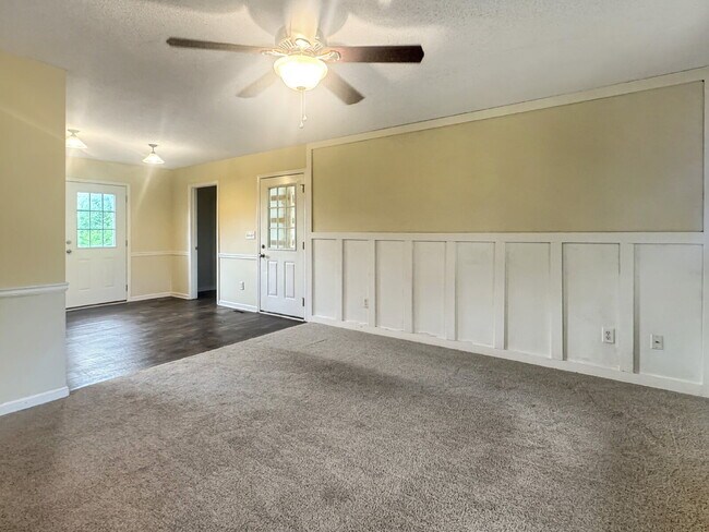 Building Photo - North Hall Ranch Available Immediately