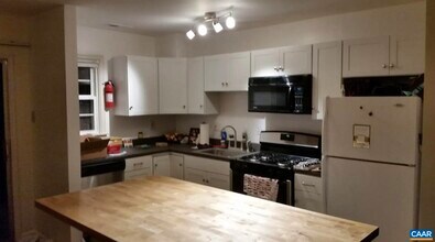 Building Photo - 144 Hessian Hills Cir