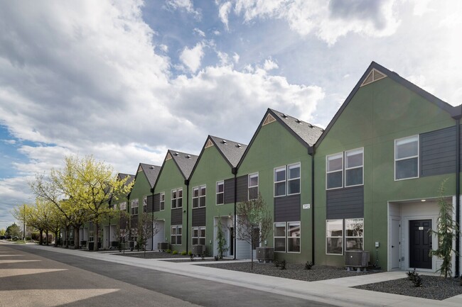 Building Photo - 3918 S Brian Ave Caldwell