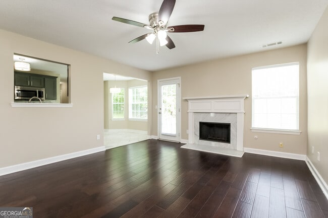 Foto del edificio - 6123 Lamp Post Pl