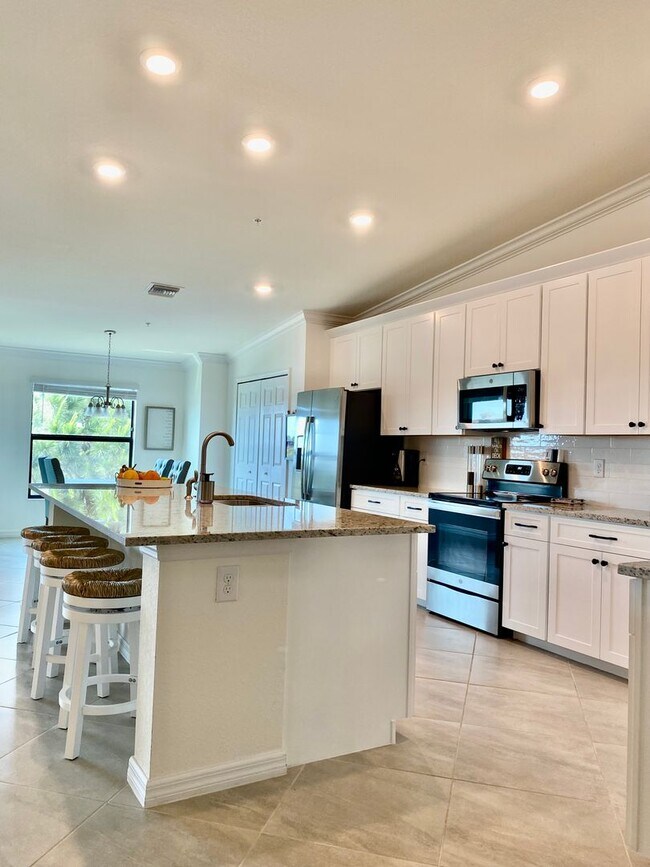 Foto del edificio - 2026/2027 WINTER  RENTAL -FURNISHED W/ DEN/GARAGE AT "THE NATIONAL" AT LAKEWOOD RANCH