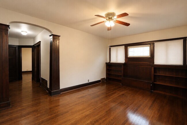 Foto del edificio - 416 W Jackson St