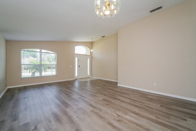 Foto del edificio - 17100 Woodcrest Way