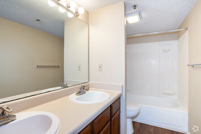 2HAB, 2BA - 976 ft² - Leawood At State Line