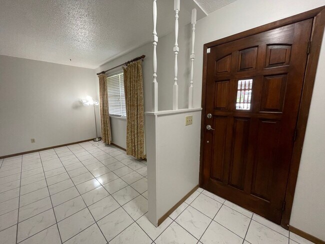 Foto del edificio - New Listing!