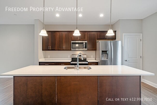Building Photo - Arden Farms - 3BD Townhome - 80 Hawthorne