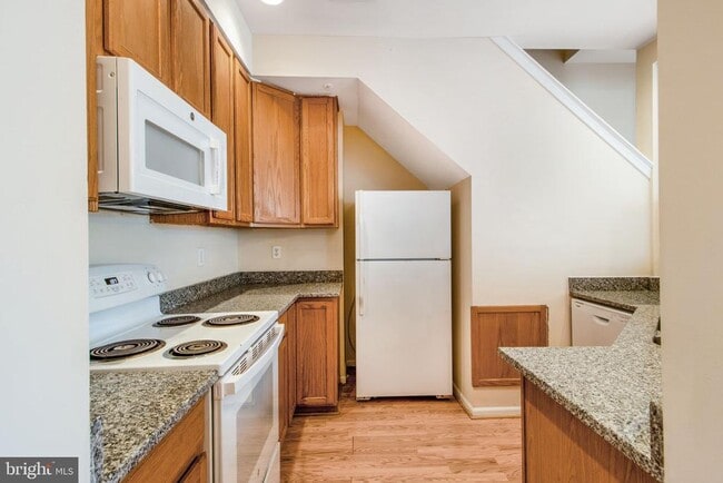 Building Photo - 5171 Duke Ct