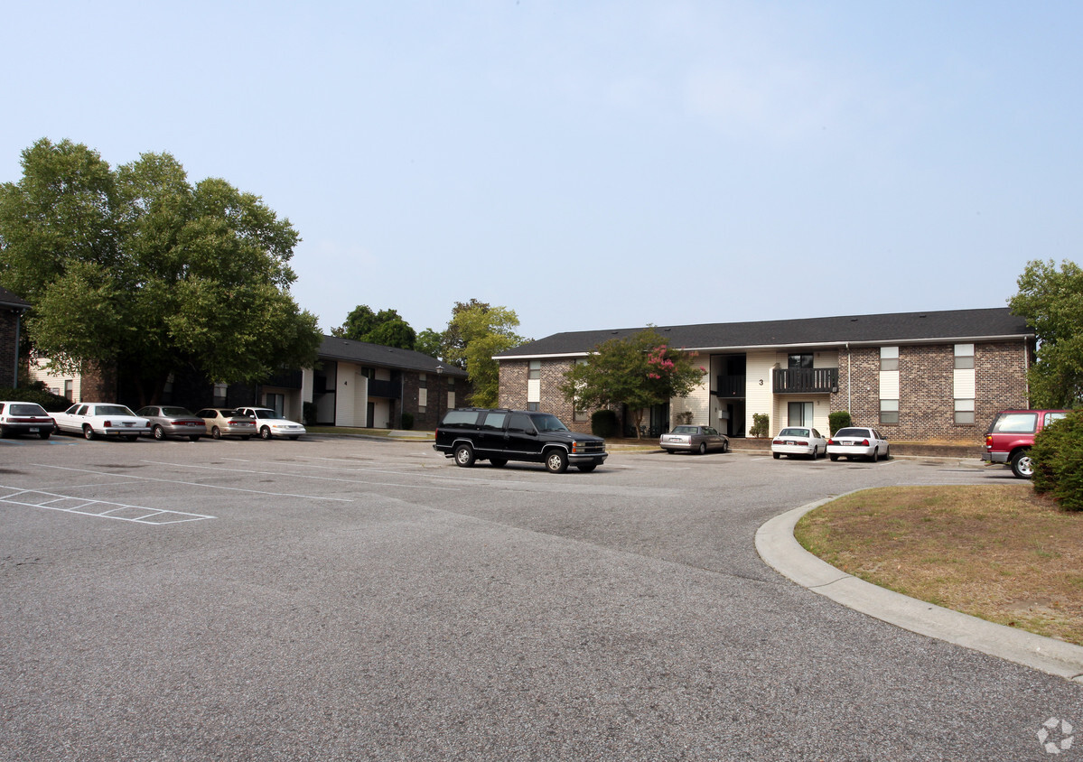 Building Photo - Oakfield Apartments