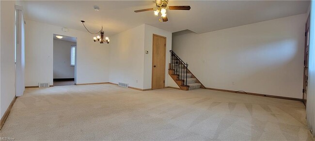 Building Photo - 4973 Robinhood Dr