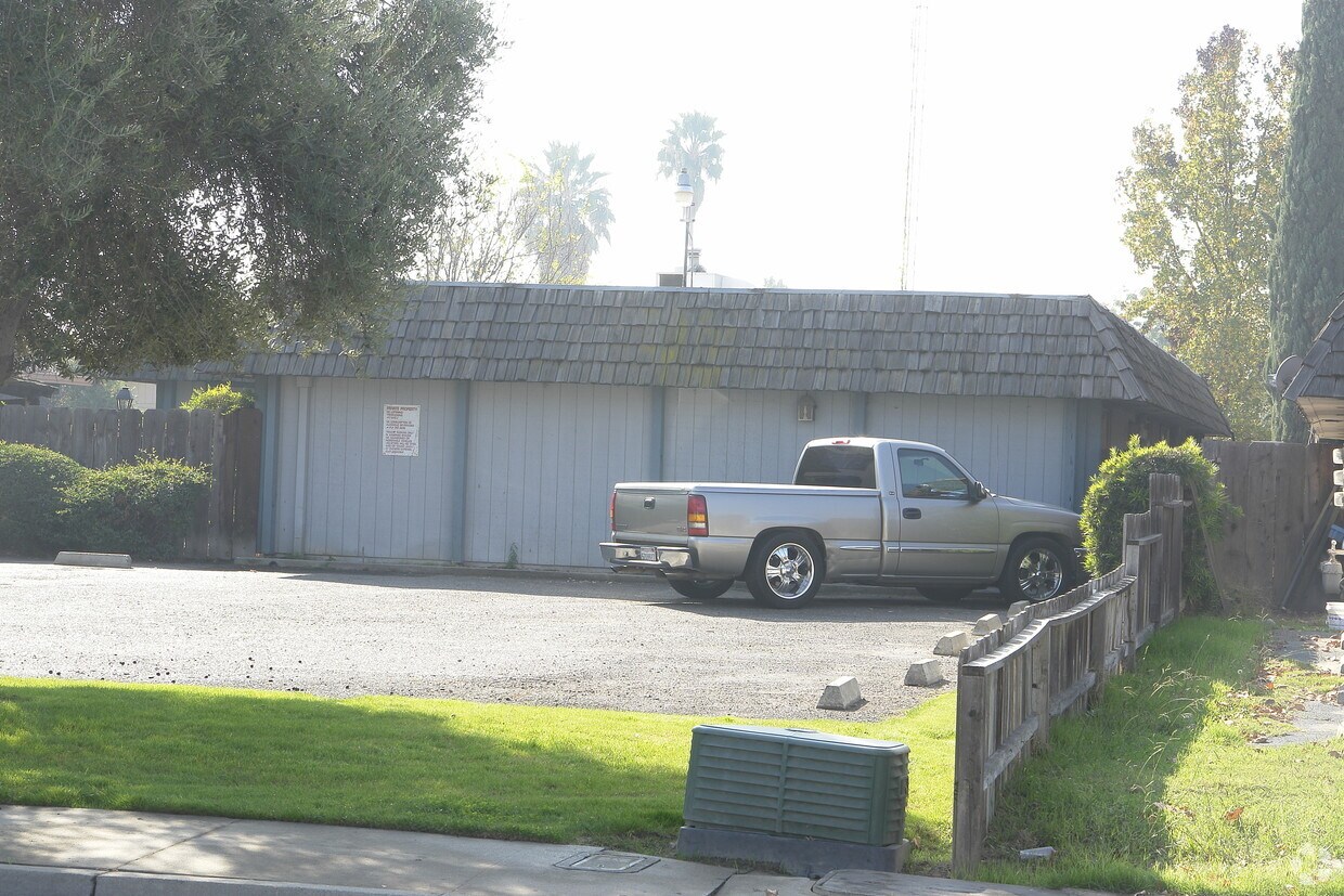 Building Photo - 462-468 Fortuna Ave