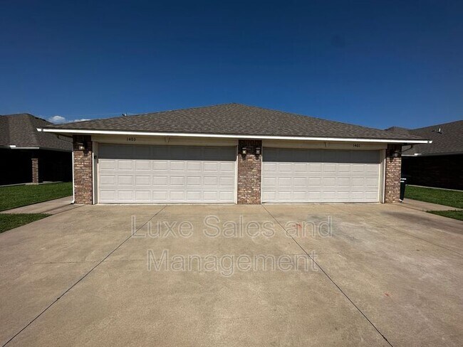 Building Photo - 1403 MacAlpine St