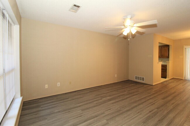 Foto del edificio - 5822 Gordon Ln