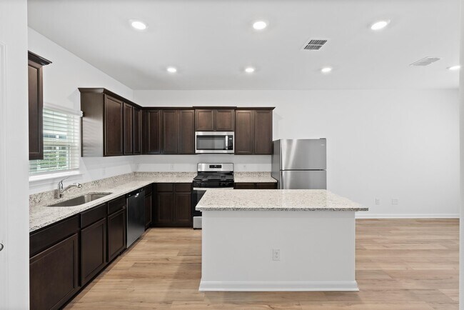 Building Photo - 6025 Cooper Cash
