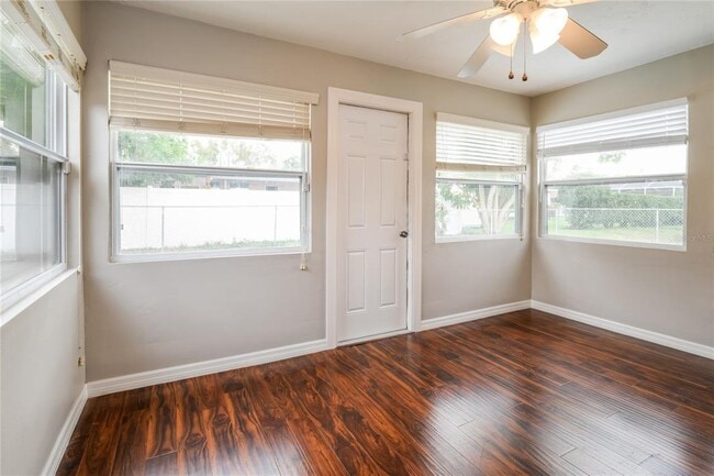 Foto del edificio - 610 Charlotte Ave