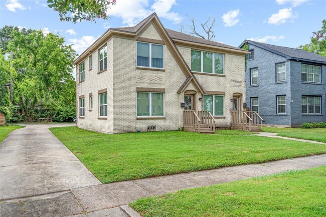 Building Photo - 3018 Isabella St