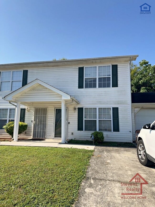 Building Photo - 3947 Webb Oaks Ct