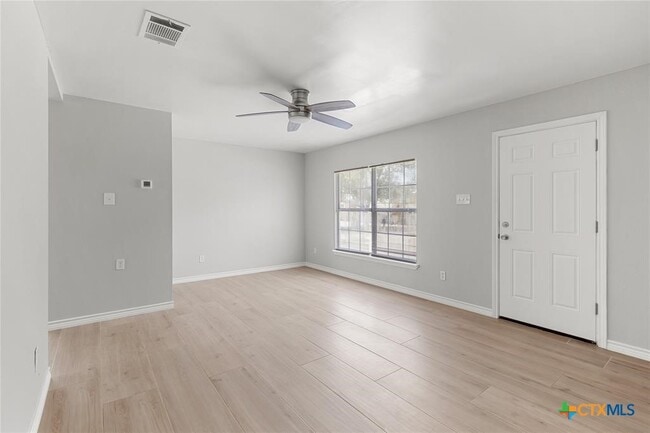 Building Photo - 108 Gm Ln